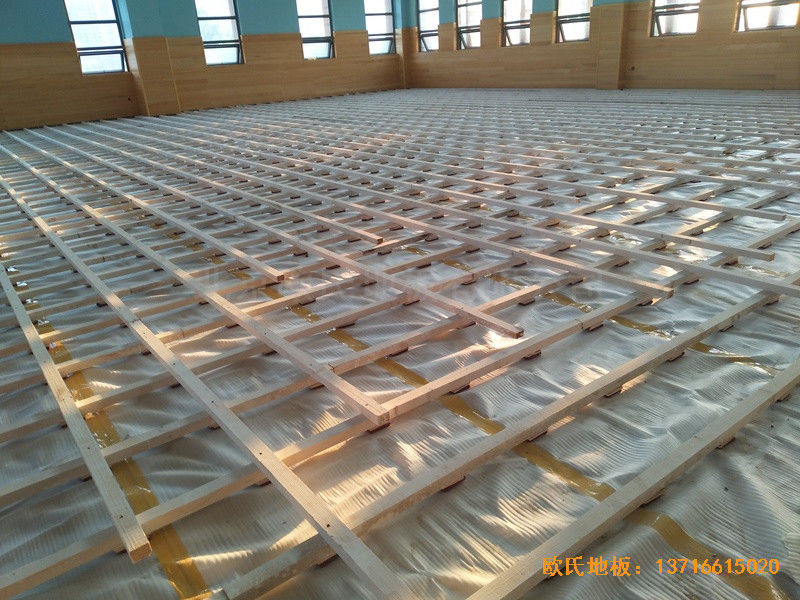 武漢廣阜屯小學(xué)清江錦城分?；@球館運(yùn)動(dòng)地板施工案例1