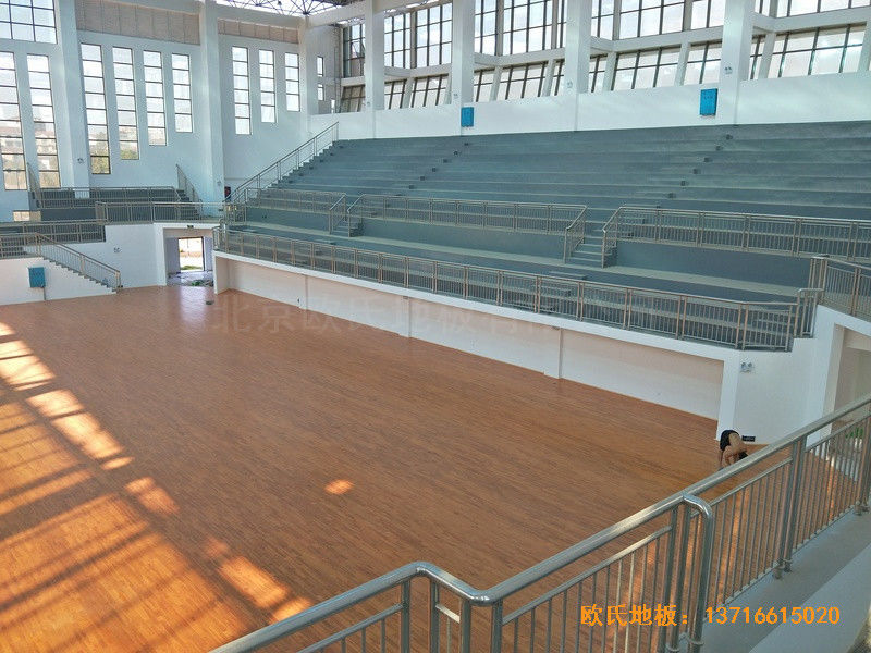 湖南辰溪實驗學?；@球館體育木地板鋪裝案例4