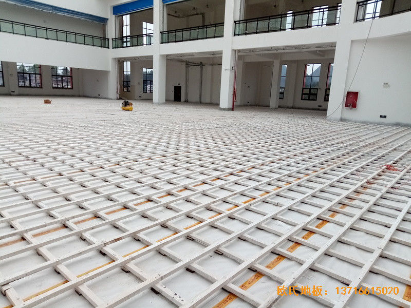 貴陽清華中學(xué)分?；@球館運(yùn)動(dòng)地板安裝案例1