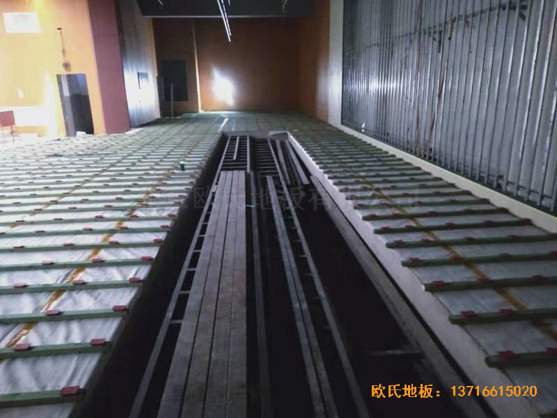 山東實驗二小青島分?；@球館體育木地板鋪裝案例2