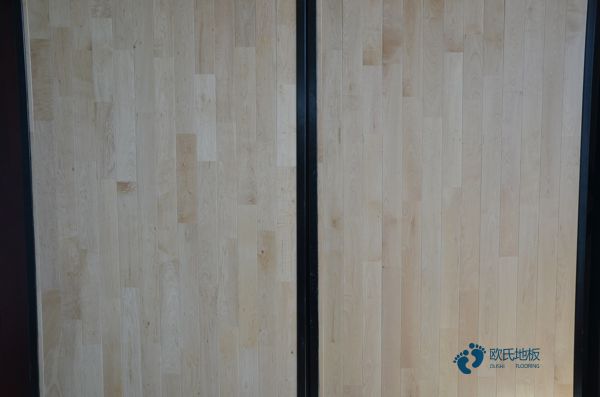 學(xué)校運動籃球木地板價位