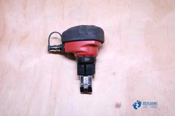 室內(nèi)籃球場木地板報(bào)價(jià)1