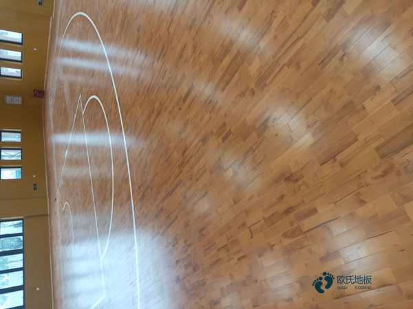 國標(biāo)運動籃球木地板價格